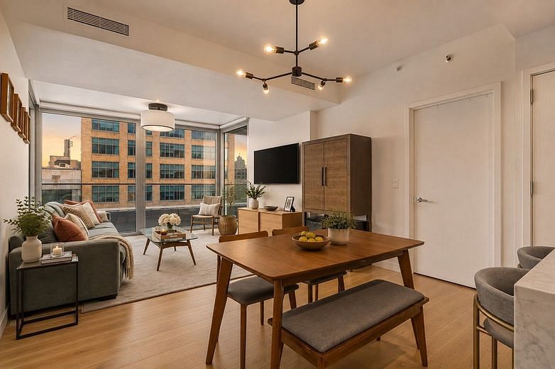 547 West 47th Street #811
