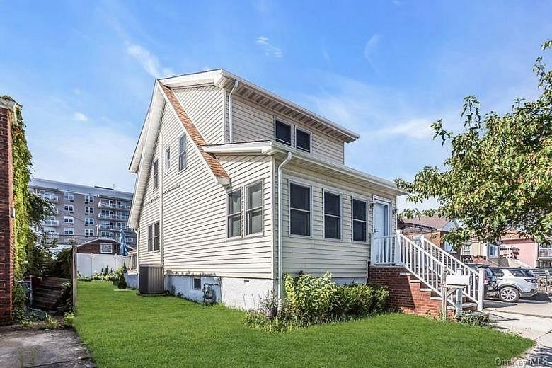 548 E Broadway