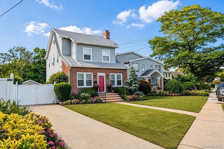 549 De Mott Avenue