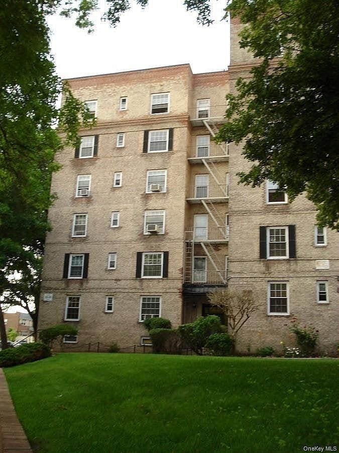 55-23 31 Avenue #J3
