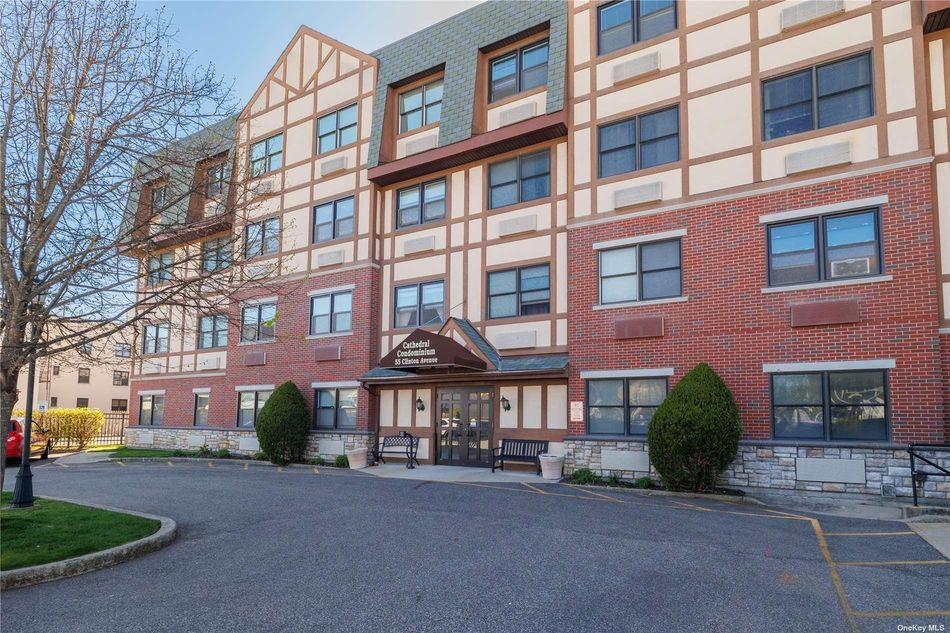 Image 1 of 14 for 55 Clinton Avenue #102 in Long Island, Rockville Centre, NY, 11570