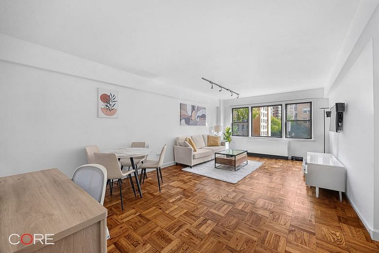 55 East 9th Street #4H