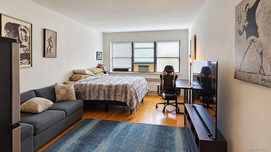 55 Ehrbar Avenue #4C
