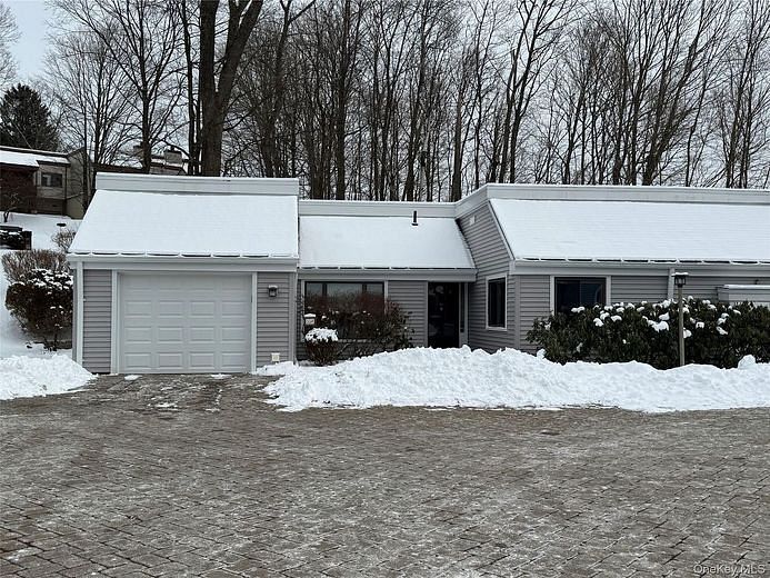 55 Heritage Hills #A