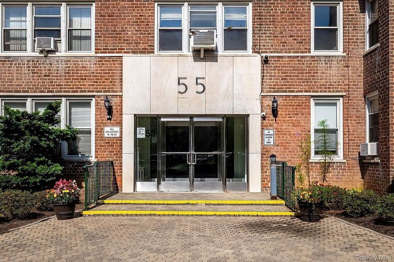 55 Knolls Crescent #11C