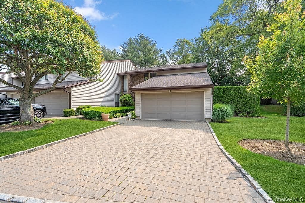 Image 1 of 25 for 55 Maple Run Drive in Long Island, Oyster Bay, NY, 11753