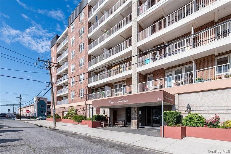 55 Monroe Boulevard #3P