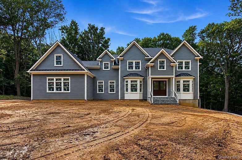 550 Moriches Road