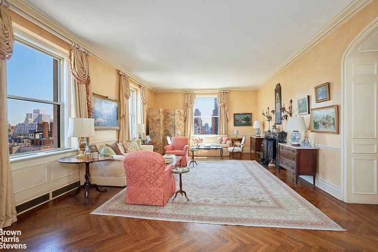 550 Park Avenue #16C