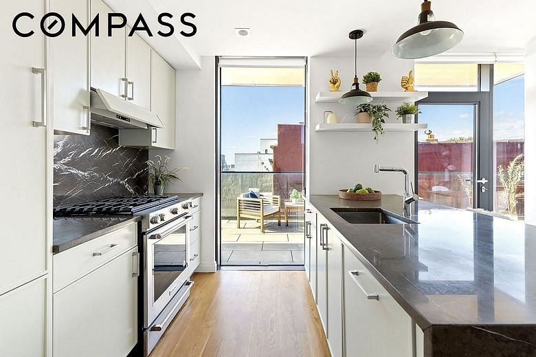 554 Fourth Avenue #4D