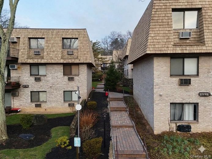 555 Central Park Avenue #125