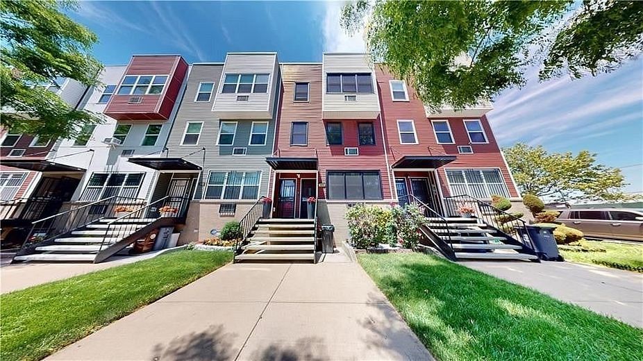 555 Egan Street