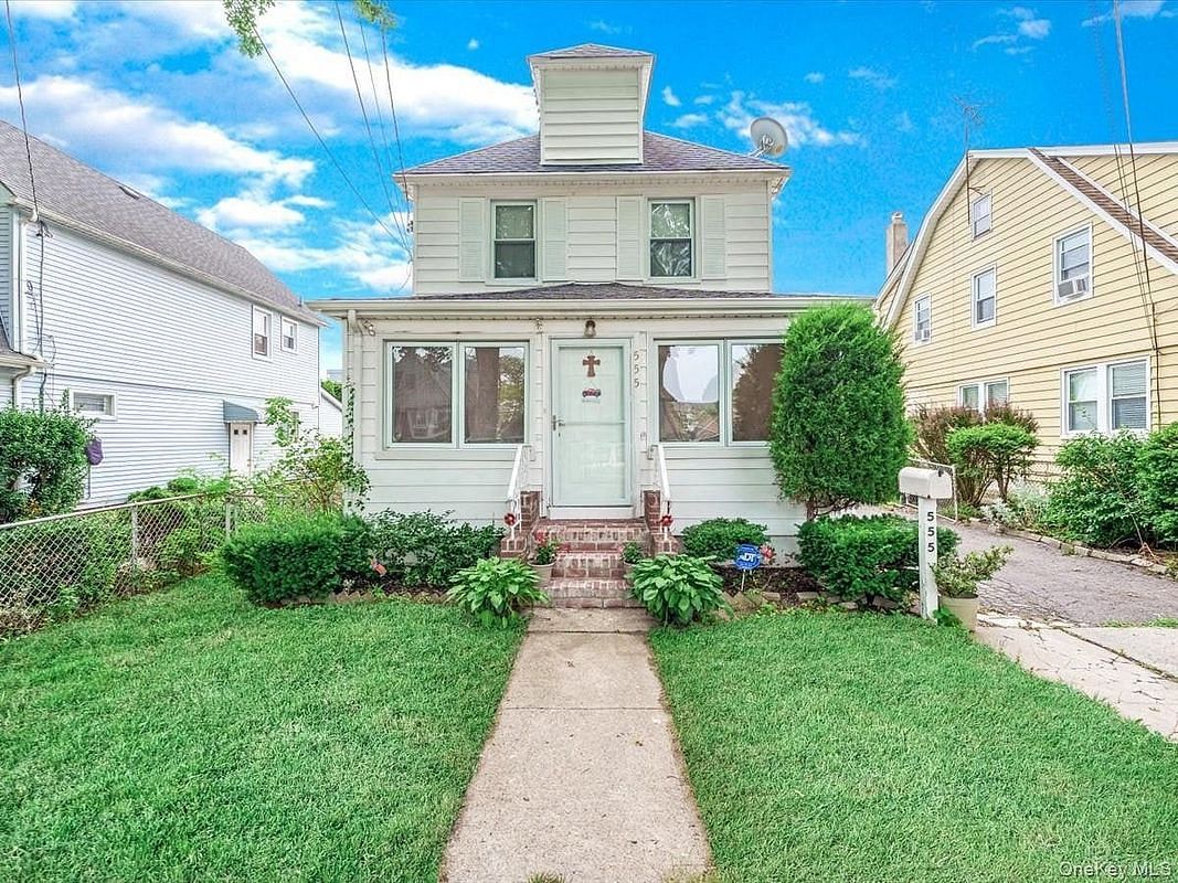 Image 1 of 16 for 555 N 1 Street in Long Island, North Hempstead, NY, 11040