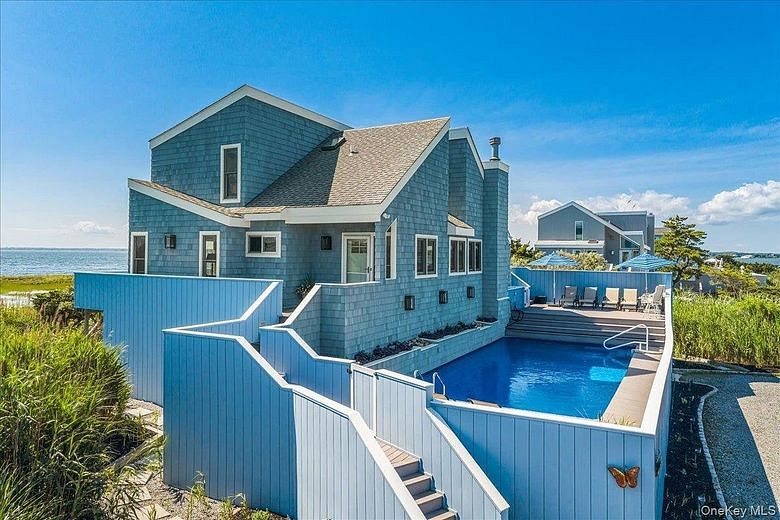 556 Dune Road