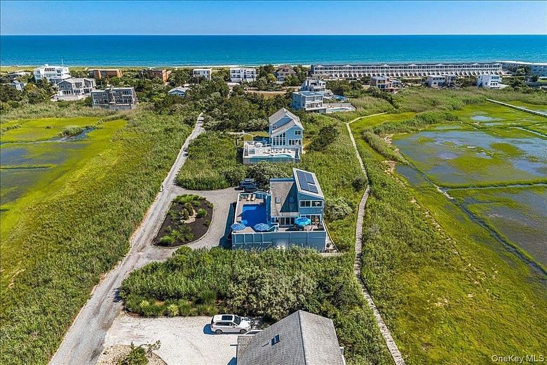 556 Dune Road