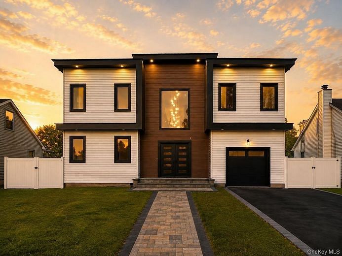 557 Knoll Court