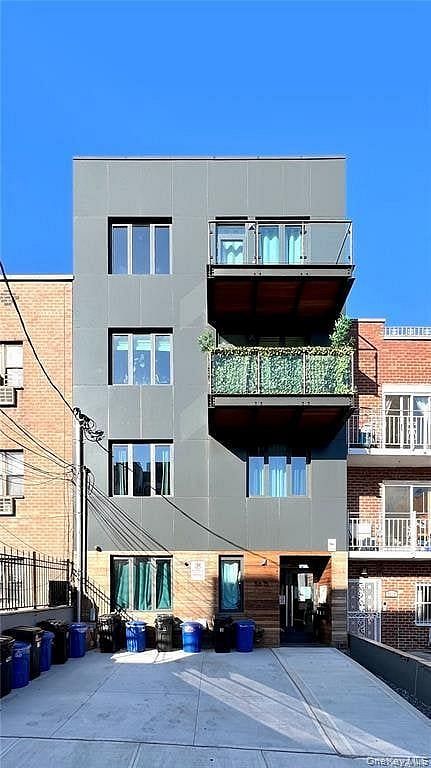 56-15 Van Cleef Street