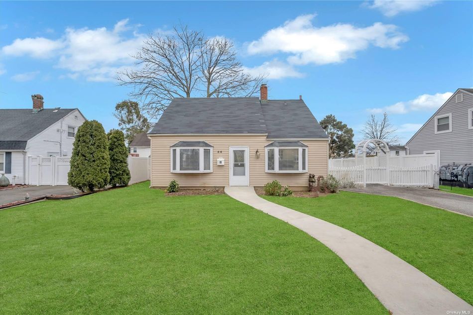 Image 1 of 32 for 56 Bluegrass Lane in Long Island, Levittown, NY, 11756