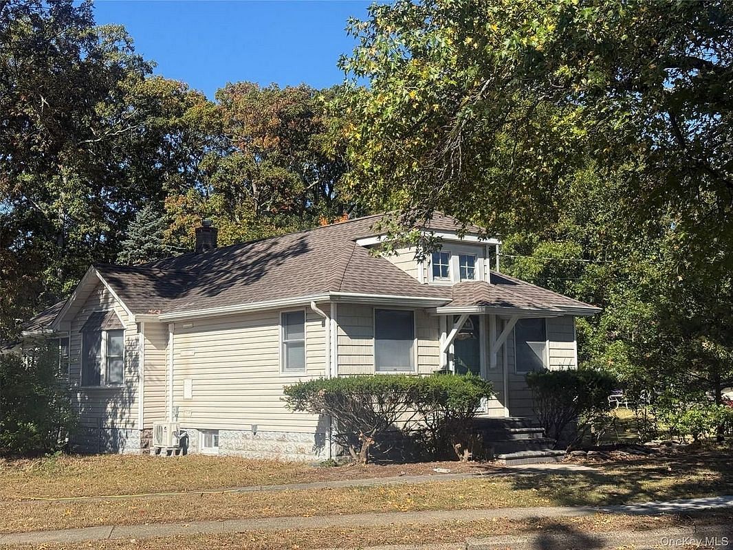 Image 1 of 19 for 56 Heisser Lane in Long Island, Farmingdale, NY, 11735