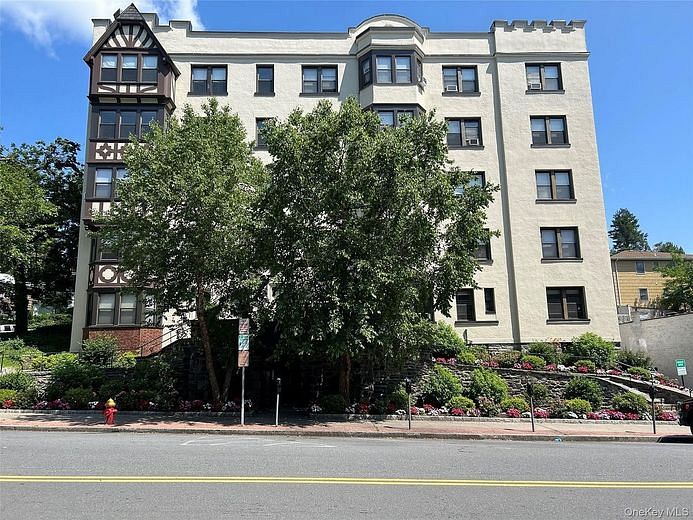 56 Pondfield Road W #4A