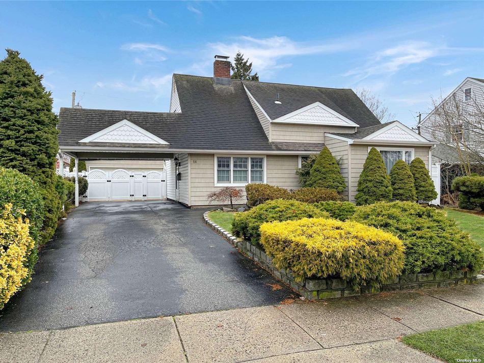 Image 1 of 20 for 56 Twin Lane N. Lane in Long Island, Wantagh, NY, 11793