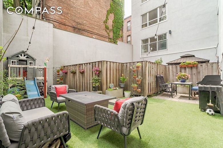 560 Carroll Street #1D