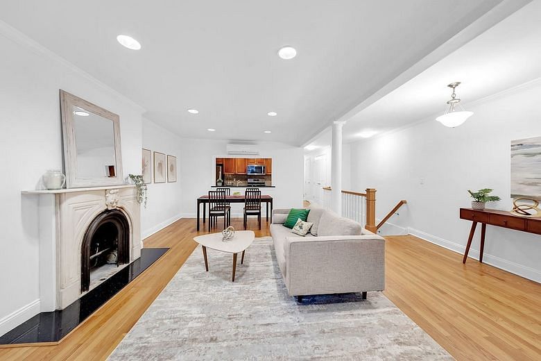 561 5th Street #1