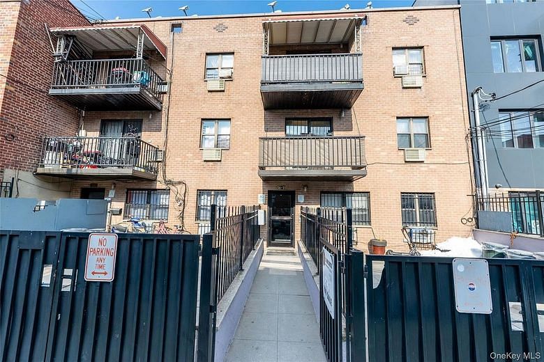 5611 Van Cleef Street