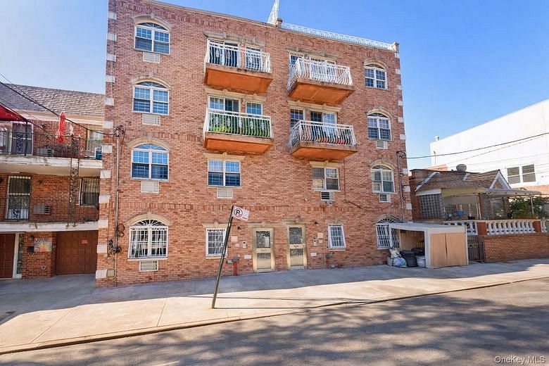 5626 & 5628 Van Cleef Street