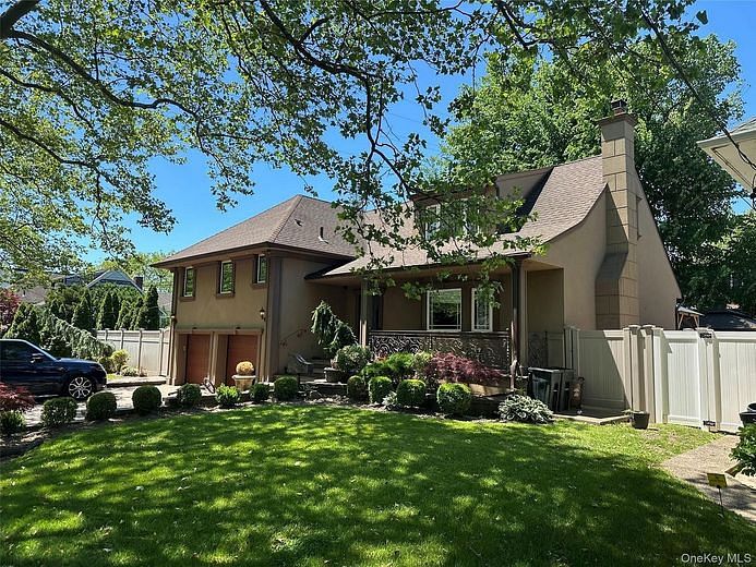 563 Sunset Drive
