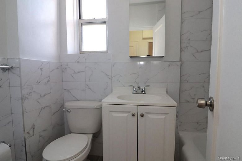 5645 Netherland Ave #6A