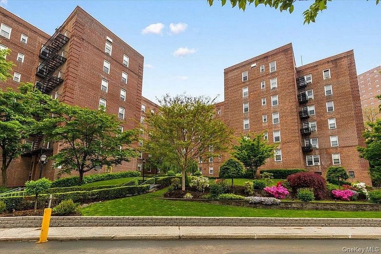 5645 Netherland Avenue #5C