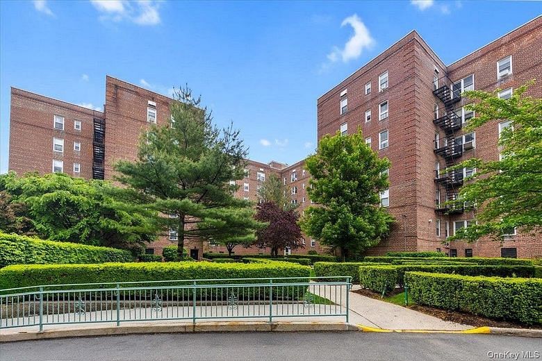 5650 Netherland Avenue #2E