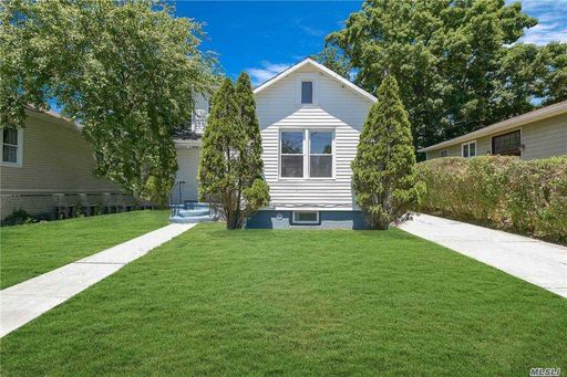 Image 1 of 17 for 49 Colonial Ave in Long Island, Freeport, NY, 11520