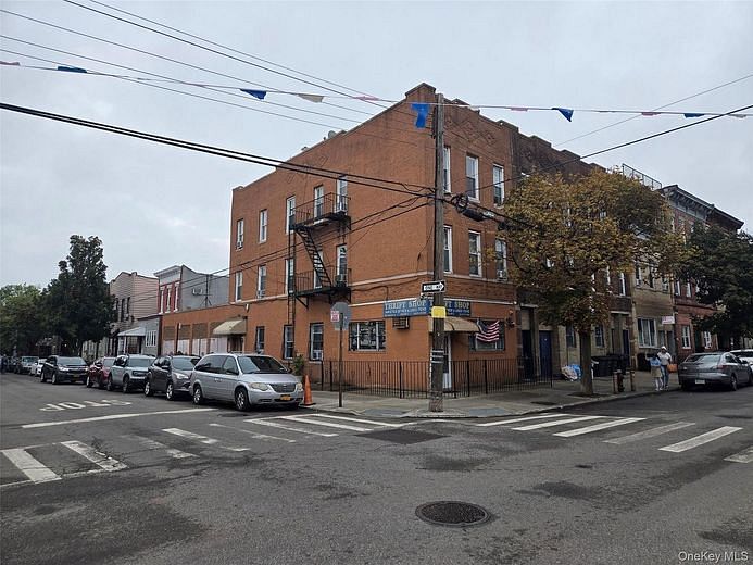 568 Grandview Avenue