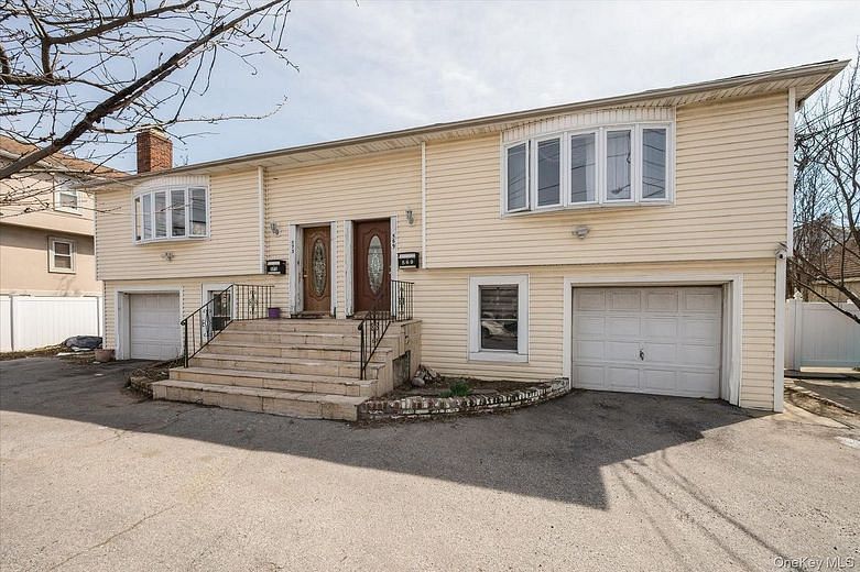 569 Peninsula Boulevard