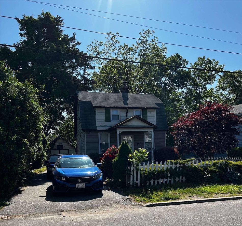Image 1 of 7 for 36 8th Avenue in Long Island, Huntington Station, NY, 11746