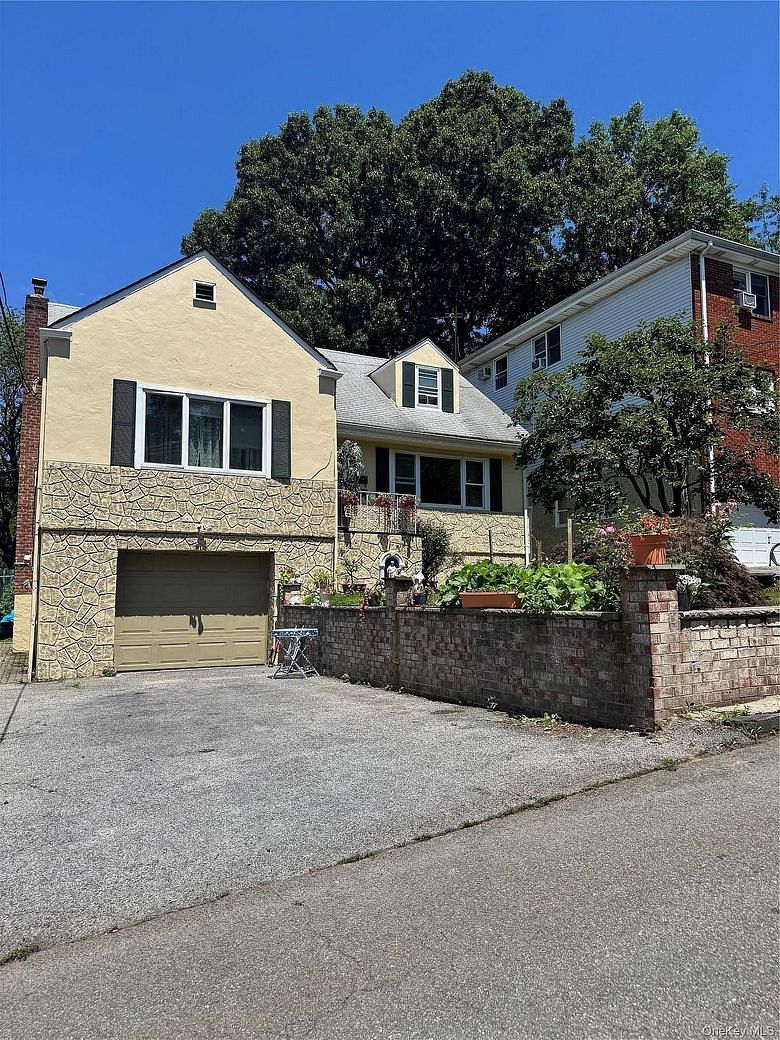 57 Woodruff Avenue