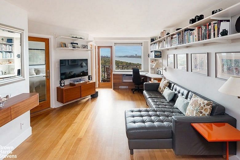 5700 Arlington Avenue #21R