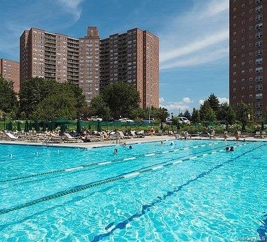 5700 Arlington Avenue #6G