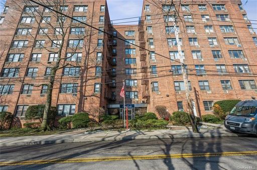 Image 1 of 29 for 575 Bronx River Road #2D in Westchester, Yonkers, NY, 10704