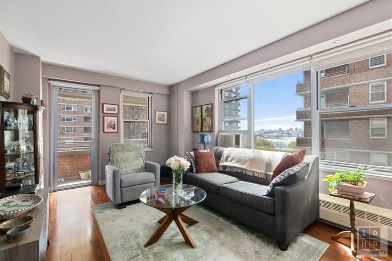 575 Grand Street #E1004