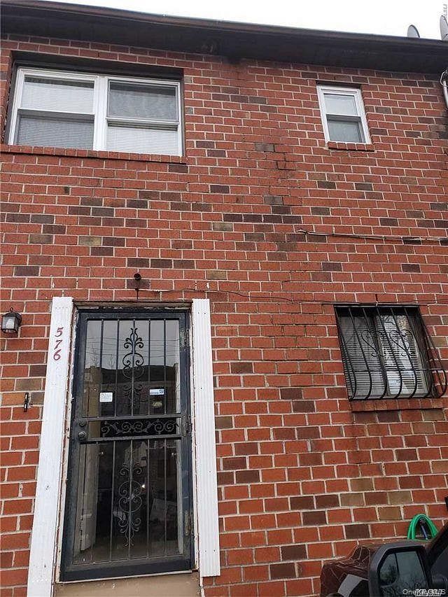 576 Barbey Street