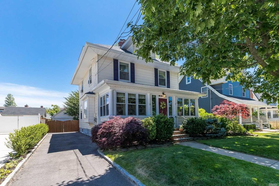 Image 1 of 26 for 33 Lincoln Ct in Long Island, Rockville Centre, NY, 11570