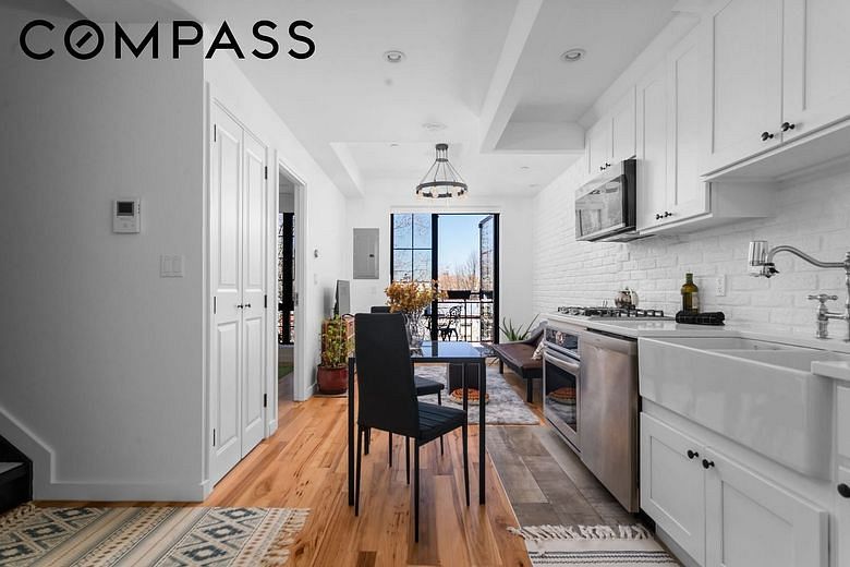 577 Madison Street #4B