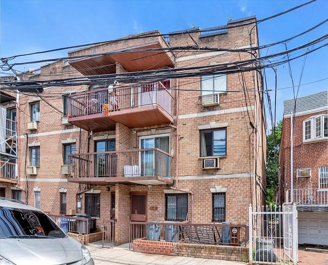 58-07 Van Cleef Street