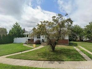 Image 1 of 1 for 58 Amherst Lane in Long Island, Hicksville, NY, 11801
