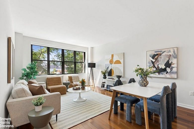 58 Metropolitan Avenue #2D