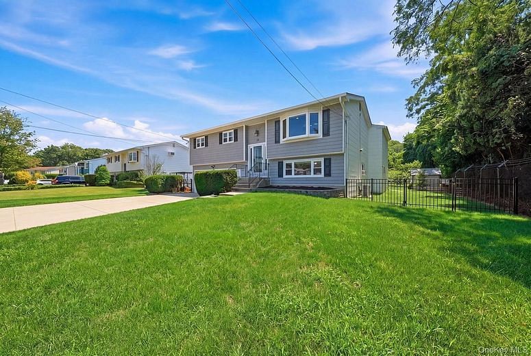 58 Oakridge Drive