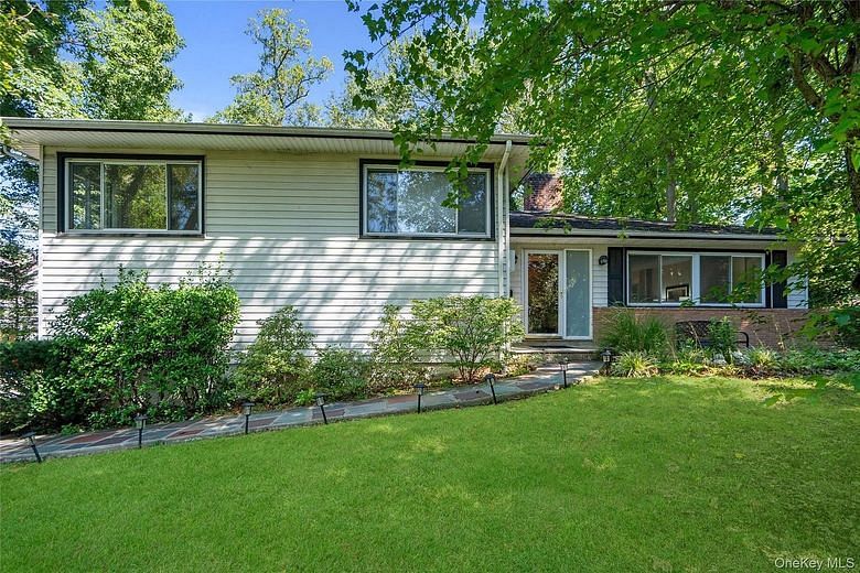 58 Ridge Drive E